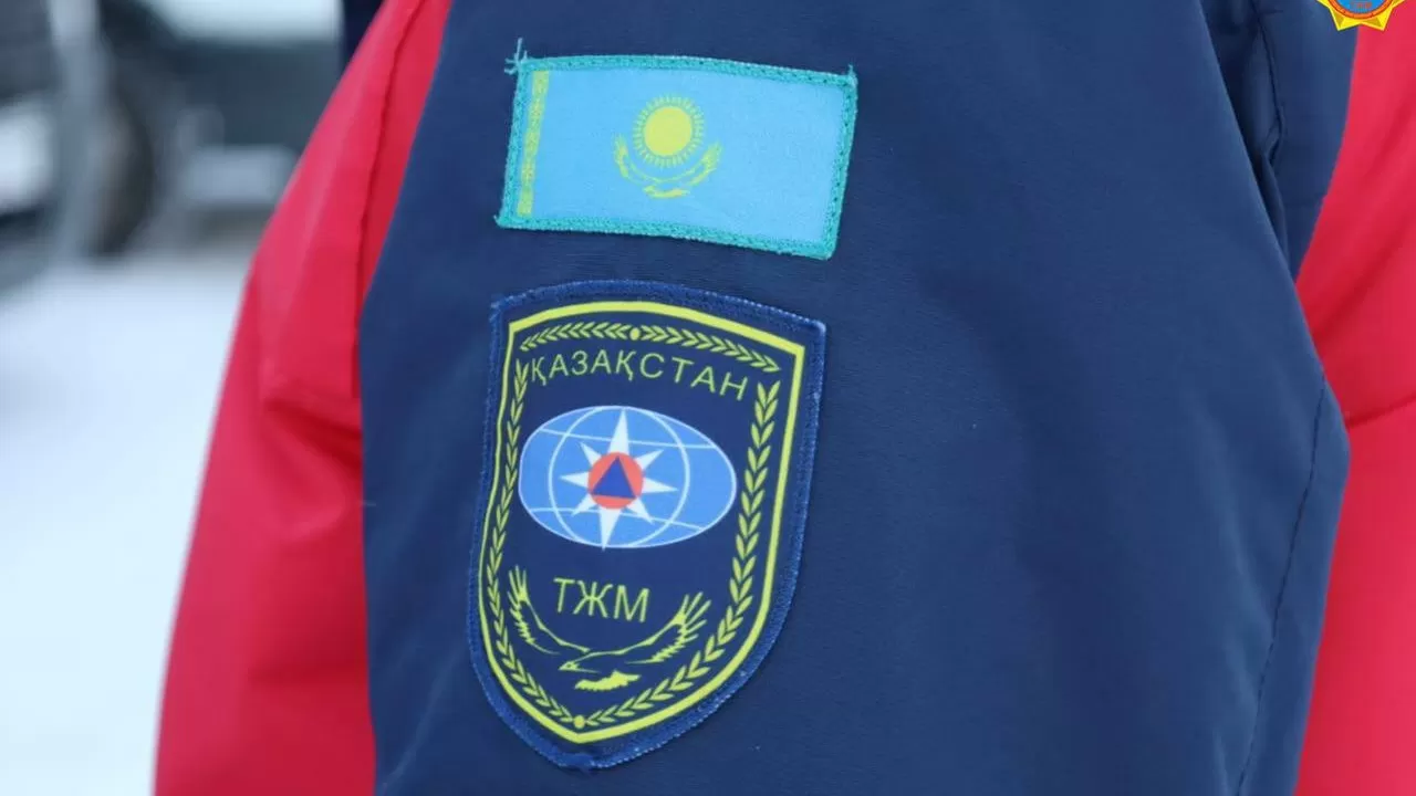 Живую женщину извлекли из-под обломков казахстанские спасатели в Турции