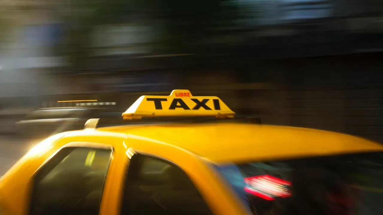 Отандық таксистер қауымдастығы жеке тұлғаларды тасымалдаушылар деп тануға қарсы