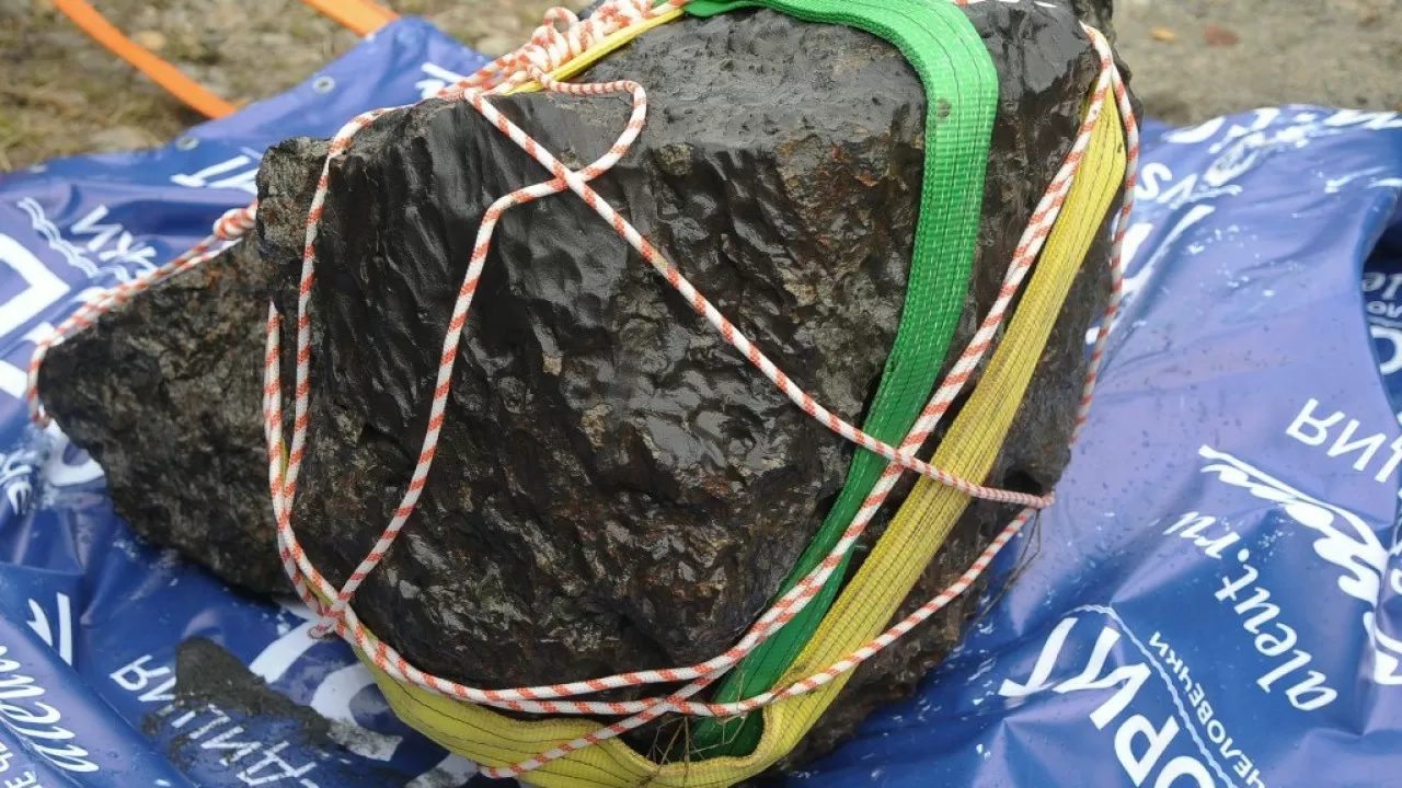 Челябинский метеорит "похудел" за 10 лет на 3-5%