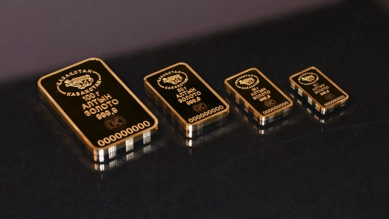 Казахстанцы за месяц купили свыше 2,3 тысячи золотых слитков