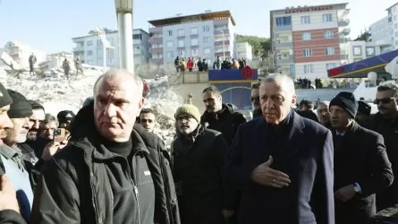 Түркия президенті Ердоған зардап шеккендермен кездесті