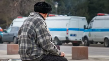 Старость не в радость: более 82 тыс. пенсионеров работают в Казахстане  