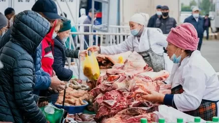 40 тонн мяса и 130 тонн фруктов и овощей привезли на ярмарку в Алматы