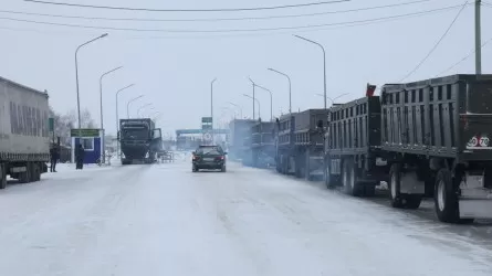 «Қайрақ» өткізу пунктіндегі кептеліске 7 күн болды