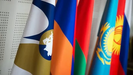 Казахстан должен требовать переноса штаб-квартиры ЕАЭС из Москвы в Астану – Рахим Ошакбаев