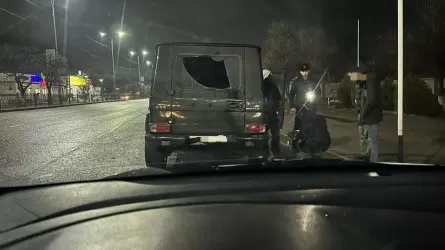 "Гелендваген" с оружием и наркотиками задержали в Шымкенте