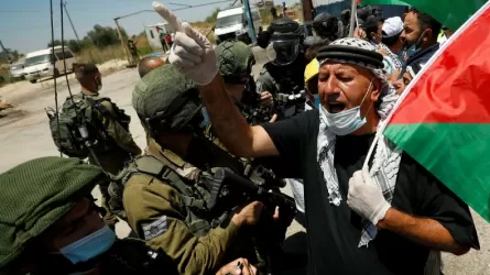 Более 90 палестинцев пострадали во время стычек с военными Израиля