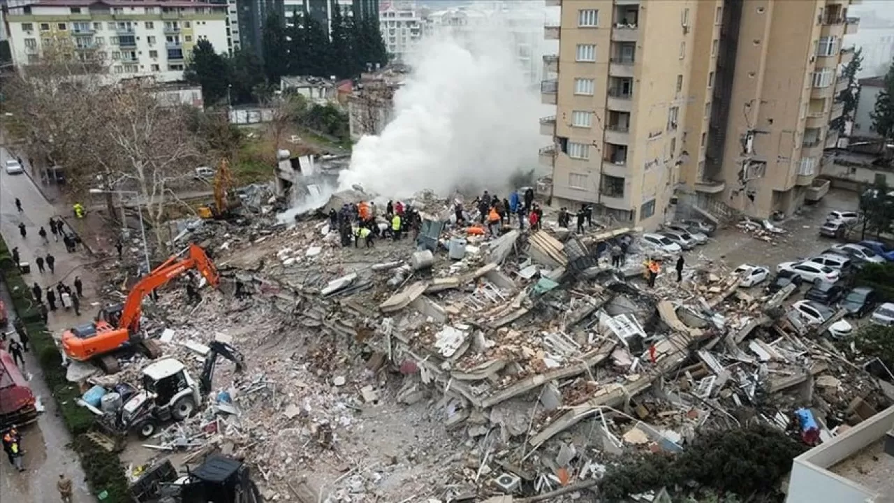 Землетрясение в Турции: число жертв увеличилось почти до 3000
