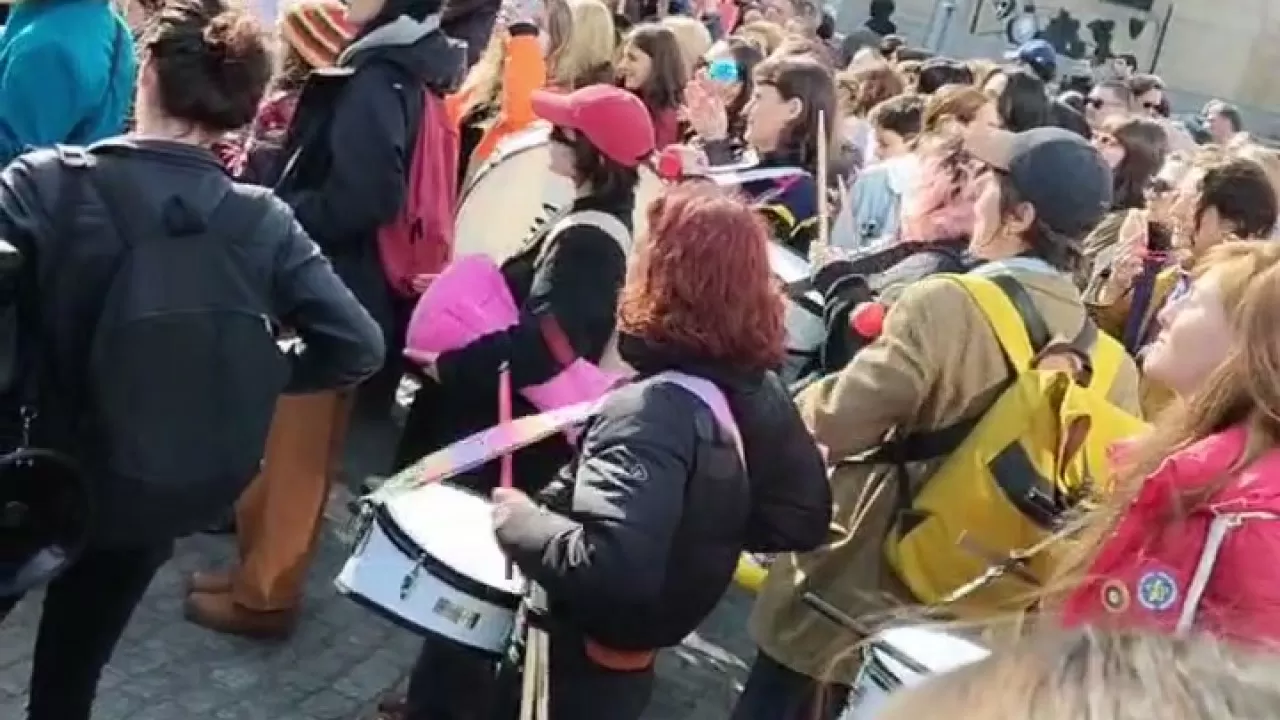 Женские марши проходят в Тбилиси и Баку