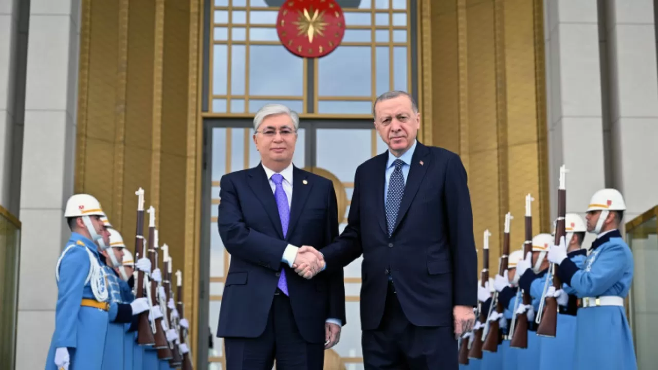 Токаев в Турции: какие вопросы обсуждают лидеры двух стран?