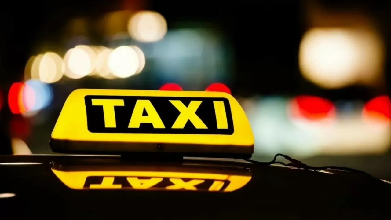 Таксистов и курьеров в РК социально хотят защитить
