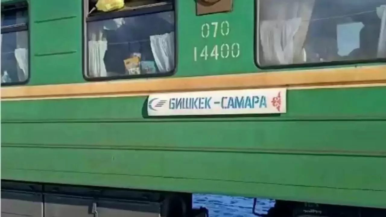 Ақтөбе облысында апатқа ұшыраған Бішкек-Самара пойызы жолға қайта шықты