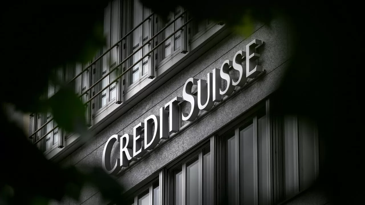 Акции швейцарского Credit Suisse достигли рекордно низкого уровня
