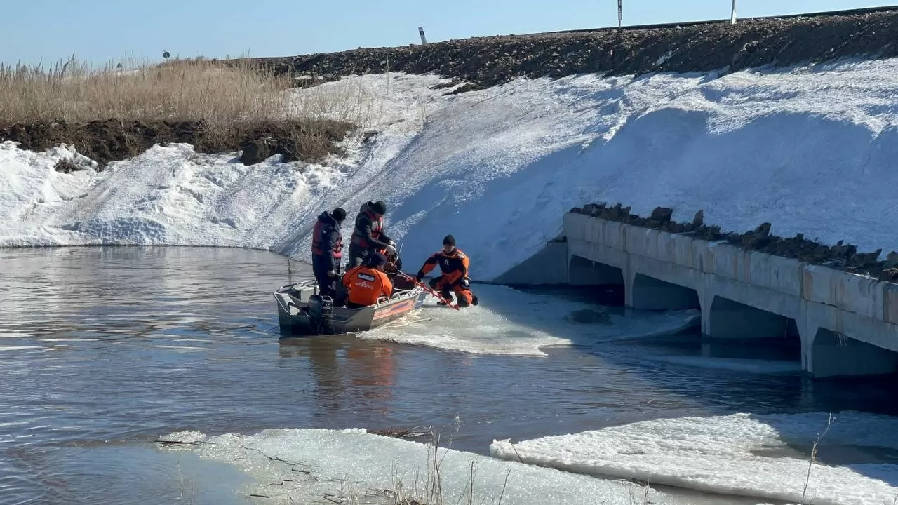 Ақмола облысының өзендерінде мұзды жару жұмыстары жалғасуда