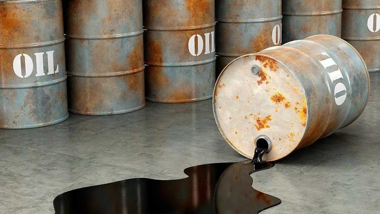 Цена нефти опустилась до 81 доллара за баррель