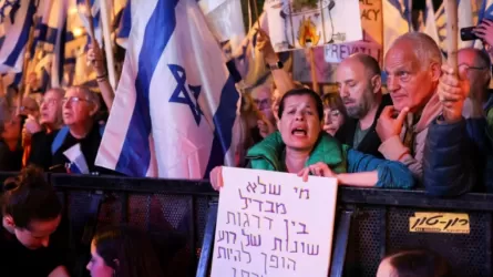 Массовые протесты в Израиле: уволен министр обороны
