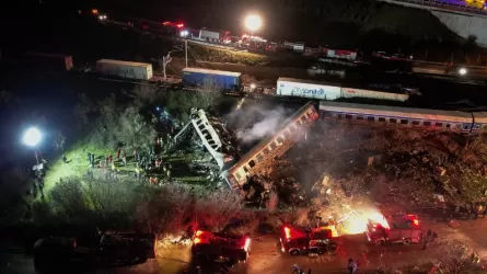 До 29 увеличилось число жертв столкновения поездов в Греции