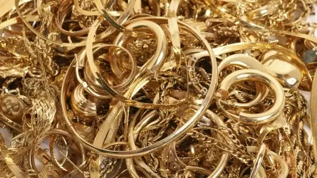 Подозреваемого в контрабанде золота на 4 млрд тенге экстрадировали из Кыргызстана