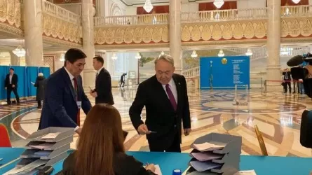 Нурсултан Назарбаев проголосовал и поздравил казахстанцев с Наурызом