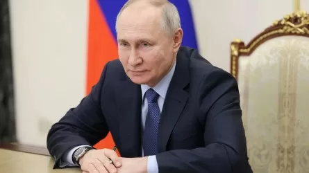 Сразу пятерых выдающихся казахстанцев наградил Путин  