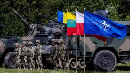 НАТО ускорит развертывание сил на восточном фланге