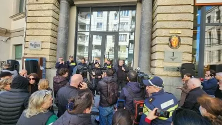 Народ против: в Грузии начался митинг из-за вручения премии Саакашвили 