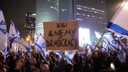 Израильдіктер Қорғаныс министрінің отставкаға кетуіне наразылық білдірді
