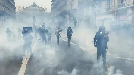Протесты не утихают во Франции: ранены более 50 полицейских 