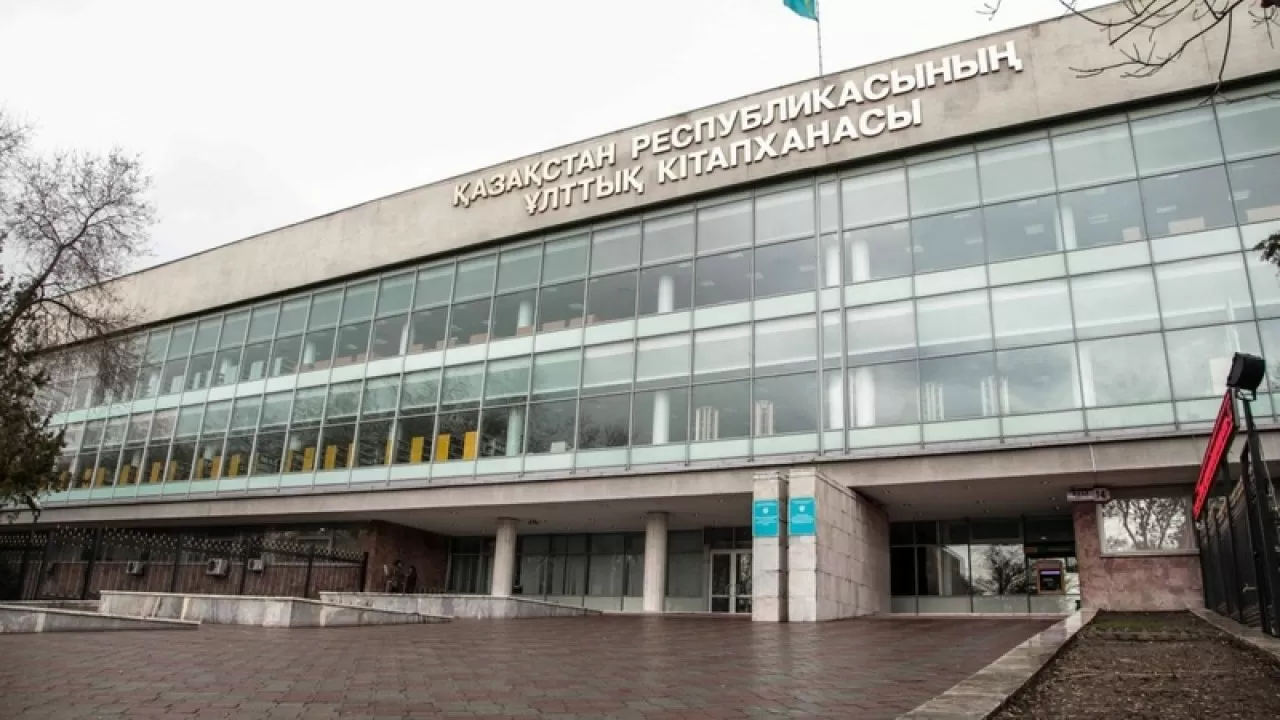 В Алматы библиотеку для незрячих и слабовидящих пополнили на 8 тысяч книг