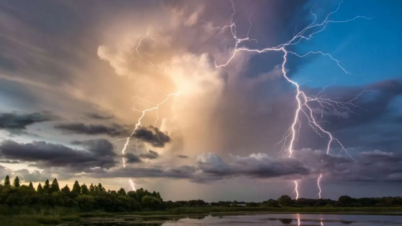 Еліміздің басым бөлігінде жел күшейіп, тұман түседі