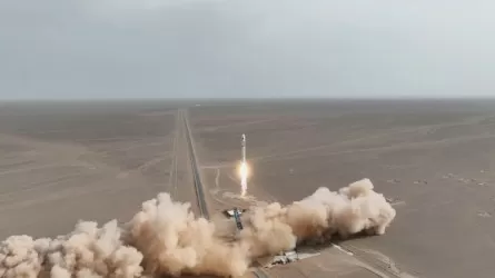 Китай провел первый запуск жидкостной ракеты-носителя в космос