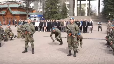 Алматыда әскерге шақырылғандарды салтанатты шығарып салу рәсімі өтті