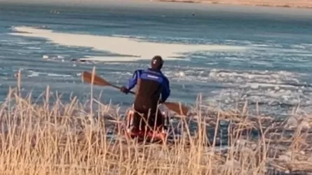 Ужасная трагедия в Экибастузе: мужчины провалились под лед и не смогли выбраться 