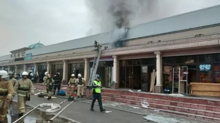 В Алматы произошел пожар на рынке