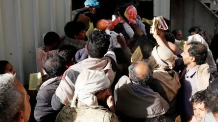 Раздача денег в столице Йемена закончилась гибелью 80 человек 