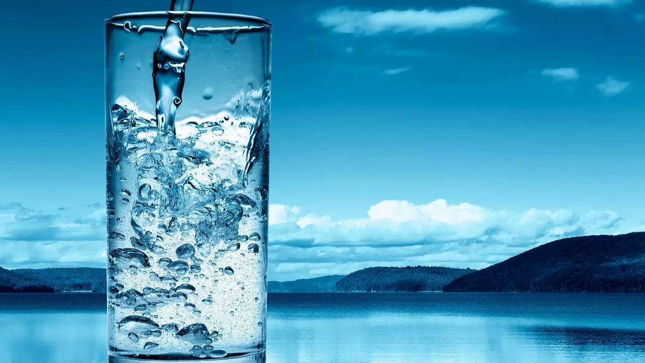 Минеральная и питьевая вода в РК подорожали сразу на 29% 