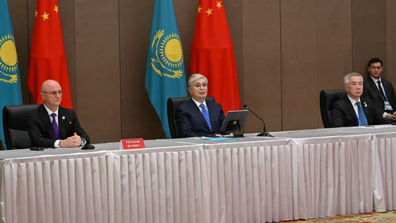 Токаев открыл Национальный павильон Казахстана на электронной площадке JD com