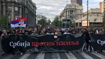 Многотысячная акция «против насилия» снова прошла в Белграде