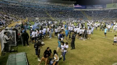 В Сальвадоре из-за давки на стадионе погибли 12 человек