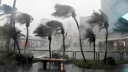 Мощный тайфун движется к берегам Японии