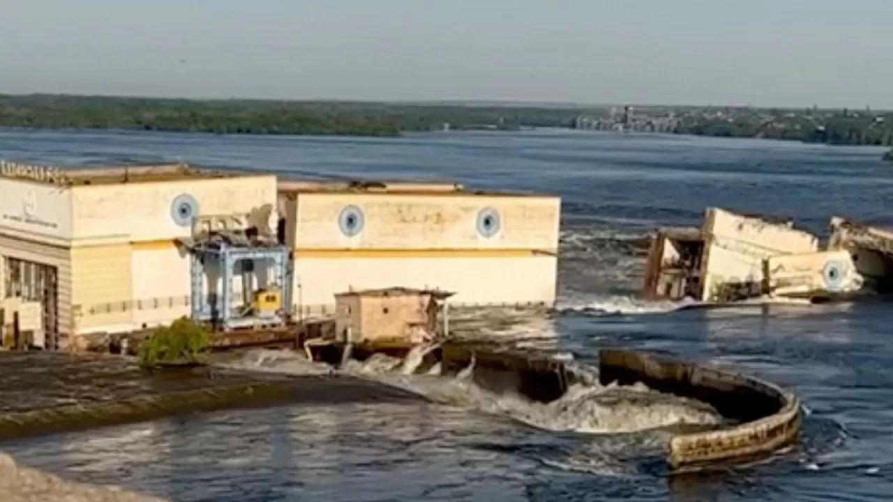 За ночь понизился уровень Днепра после разрушения Каховской ГЭС
