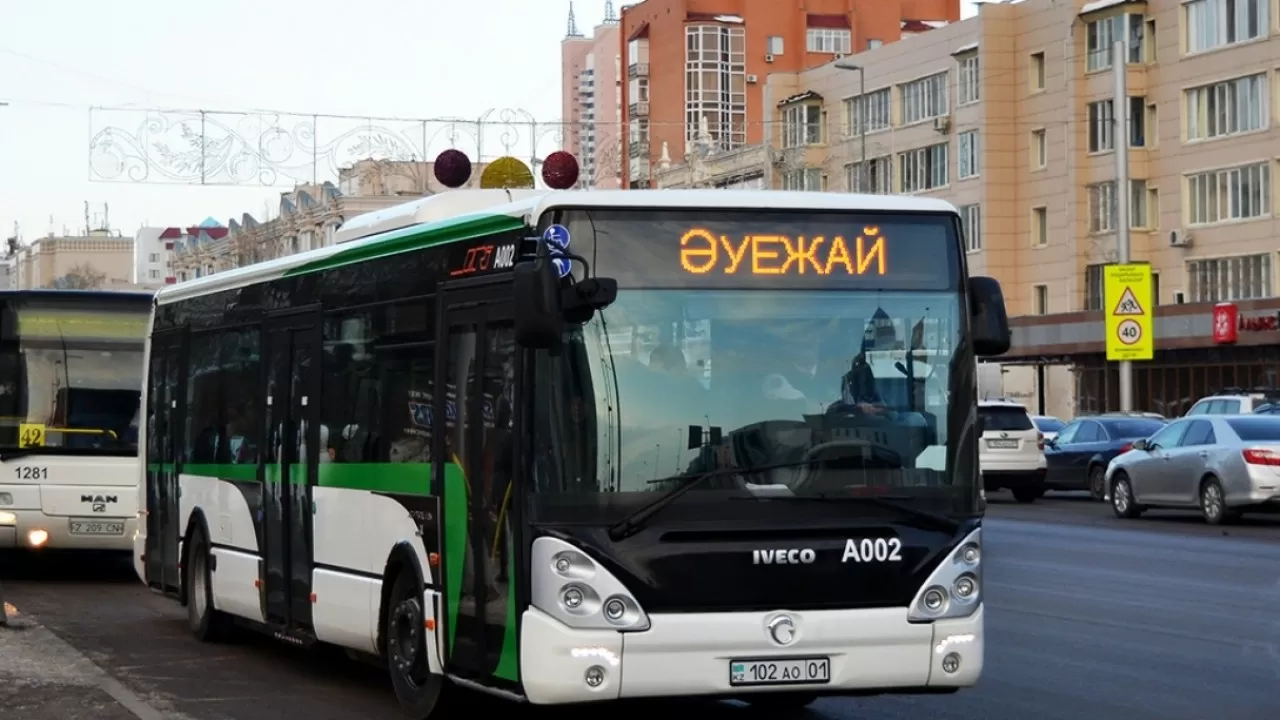 В Астане по просьбам горожан изменили схему движения одного из автобусов