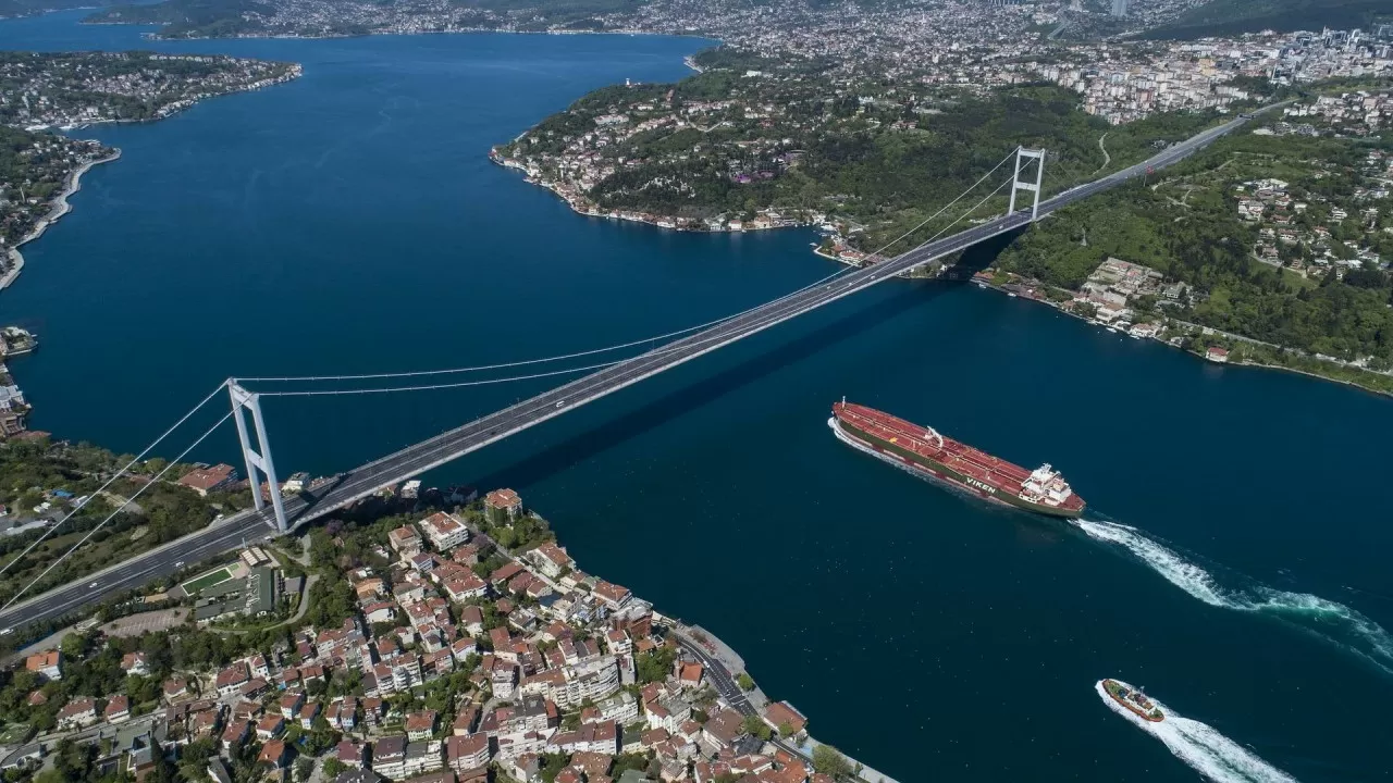 Турция планирует поднять плату за проходы кораблей через проливы Босфор и Дарданеллы