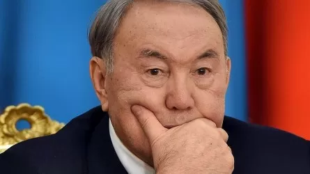 Назарбаев больше не является главой высшего совета названных в честь него школ, вуза и фонда