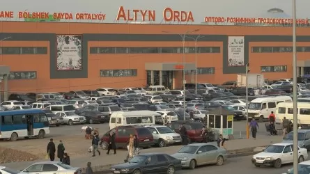 300 нарушений выявили на рынке "Алтын Орда" в Алматы