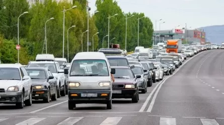 Токаев высказался о криминальных схемах ввоза иностранных авто с участием полицейских