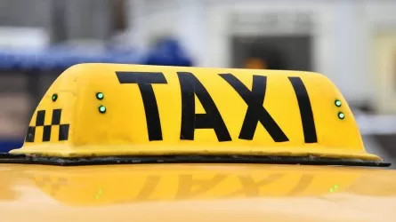 Астанада такси жолаушысы жүргізушінің телефонын ұрлап кеткен