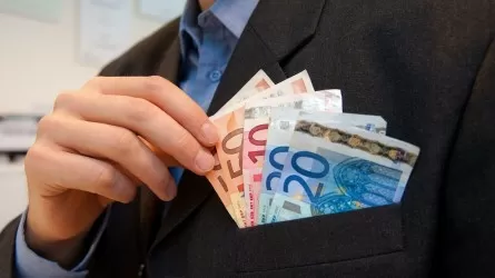 До 12,41 евро в час предложили в Германии повысить минимальную зарплату