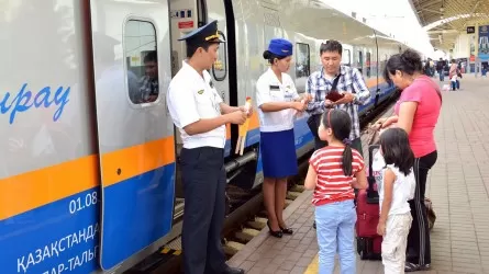 В Казахстане внесли изменения в сроки продаж билетов на поезд