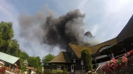 В крупнейшем парке развлечений в Германии вспыхнул пожар  